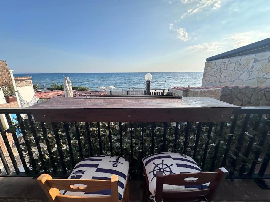 Casa Sulla Spiaggia A Sperlonga Con Parcheggio Gratuito מראה חיצוני תמונה